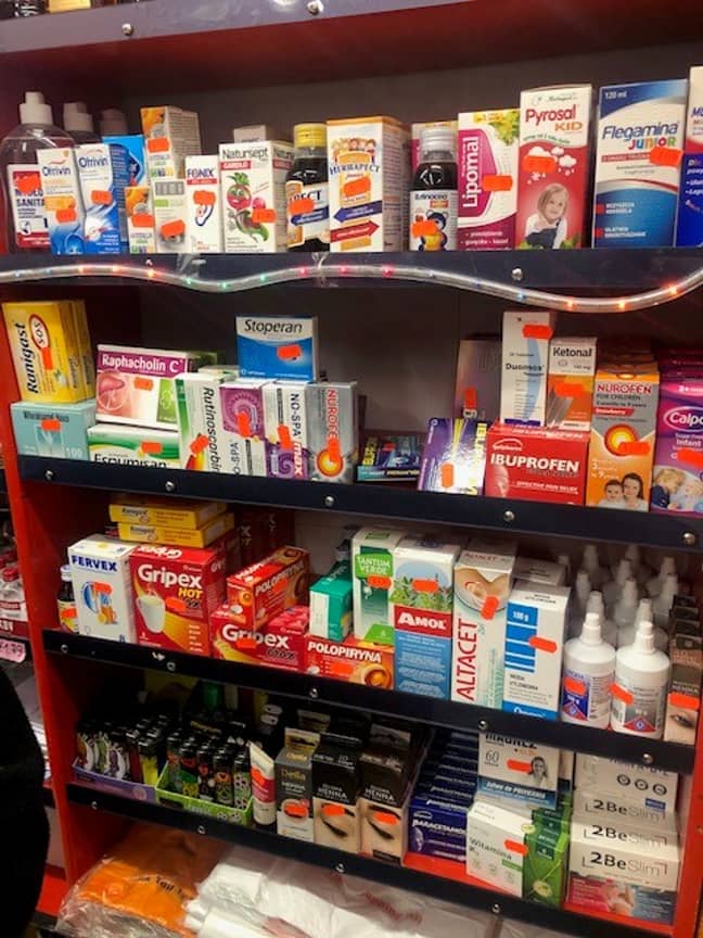 发现了190种非法医学产品。信用：林肯郡警察
