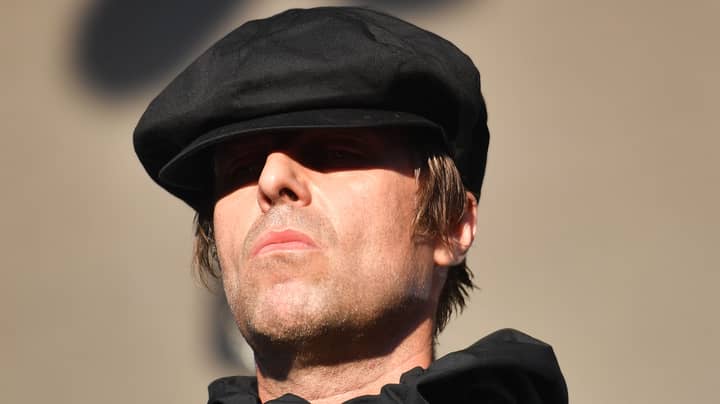 愤怒的利亚姆·加拉格尔（Liam Gallagher）与他自己的乐队在Peaky Blinders节上
