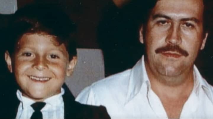 帕勃罗·埃斯科巴（Pablo Escobar）的儿子揭示了新纪录片中长大的生活“width=