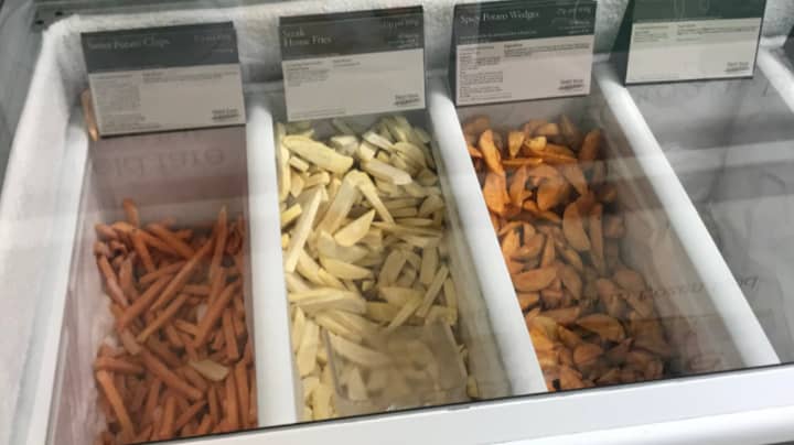 英国超市正在出售冷冻食品选择“ N”混合