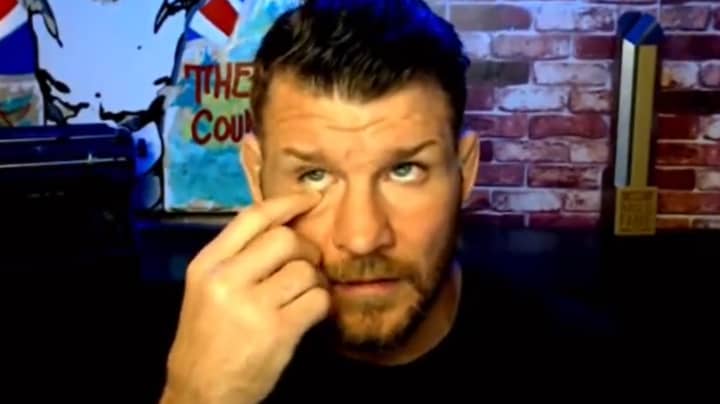 前UFC明星迈克尔·比斯平（Michael Bisping）在现场问答期间删除了假眼镜头“width=
