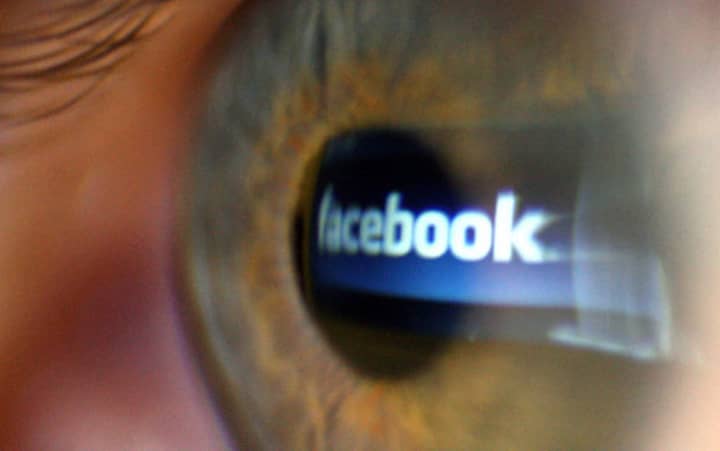 Facebook可能一直在同步您在手机上拍摄的每张照片