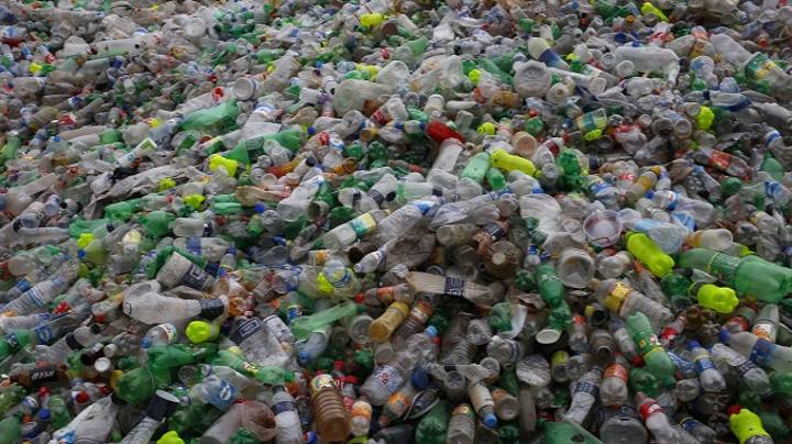 乐购（Tesco）准备向客户支付回收塑料瓶