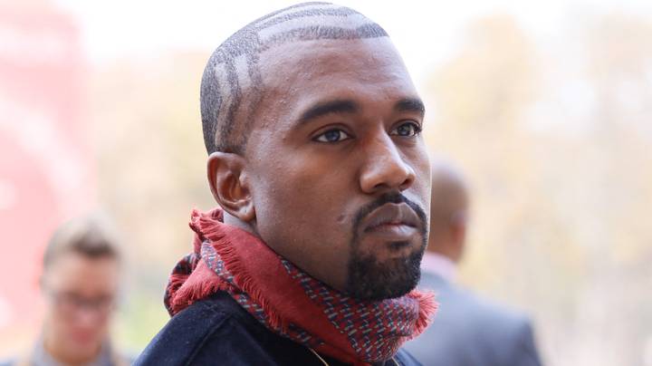虽然出现在去年之一的时候出现小便，但Kanye West赢得了格莱美奖
