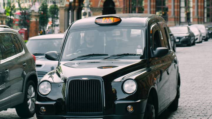 礼节专家揭示了您应该给出多少出租车司机