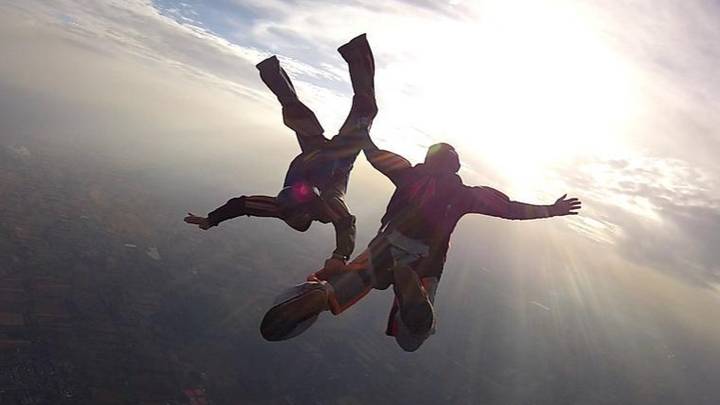 跳伞运动员在澳大利亚西部没有开放后落到他的死亡