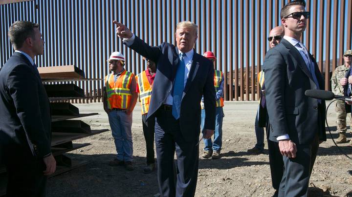 唐纳德·特朗普（Donald Trump）的“几乎无法穿透的”边界墙与墨西哥在洪水中被冲走