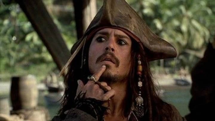 约翰尼·德普（Johnny Depp）的近300,000名粉丝请愿书返回杰克·斯派洛（Jack Sparrow）“width=