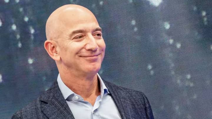 亚马逊创始人杰夫·贝佐斯（Jeff Bezos）的财富达到了1720亿美元的新高高
