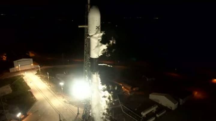 Spacex已成功推出58个卫星进入太空