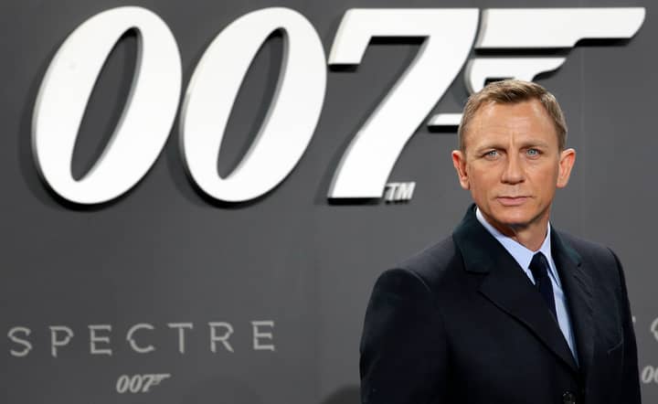 找出詹姆斯·邦德（James Bond）杀死，喝和女性最多