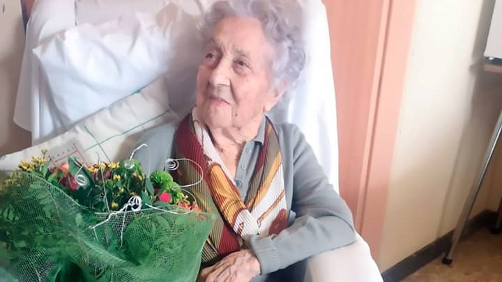 西班牙113岁的妇女被认为是最古老的冠状病毒幸存者“width=