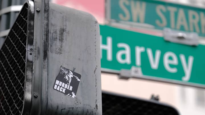 记得哈维·米尔（Harvey Milk）的LGBTQ+遗产，在被暗杀40年后