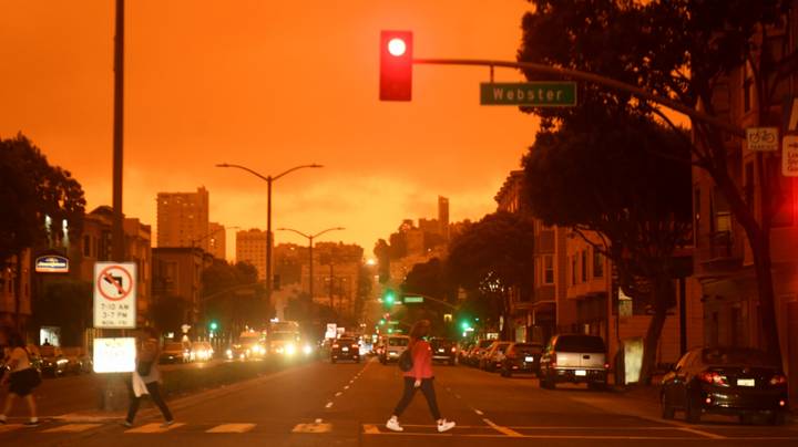 ​加州和俄勒冈州的人们描述了野火中的“世界末日”景象