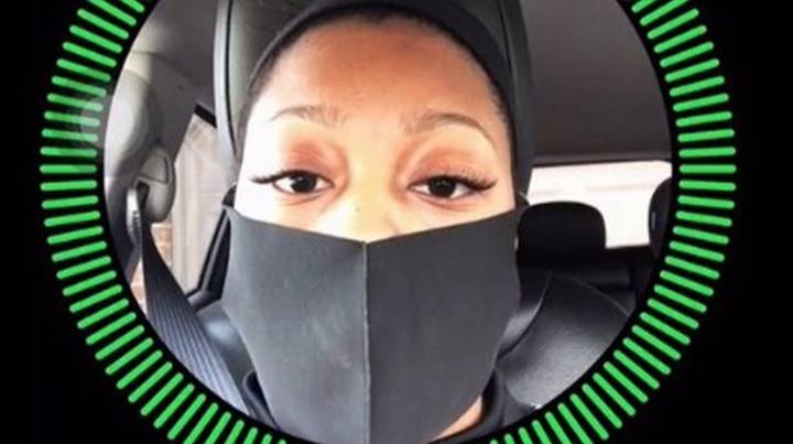 一名女性分享了如何戴着面具使用面部识别解锁iPhone