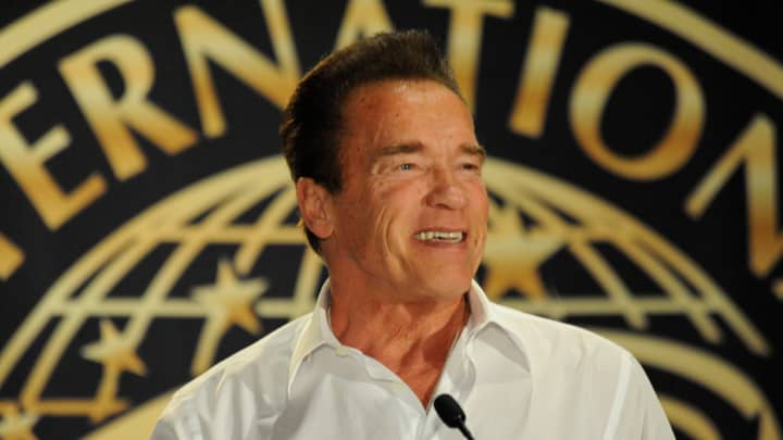 '我回来了！'自手术以来，Arnold Schwarzenegger首次推文
