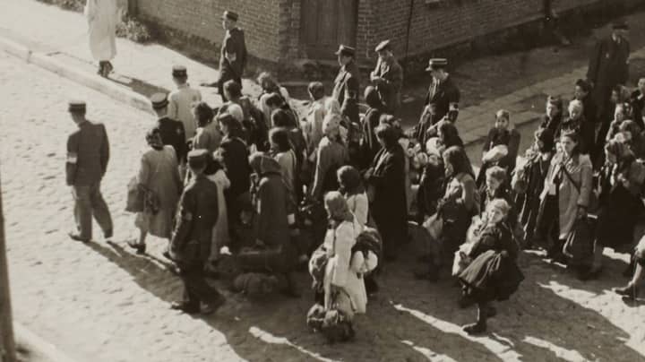 这些埋葬的照片揭示了第二次世界大战的犹太人贫民窟的生活