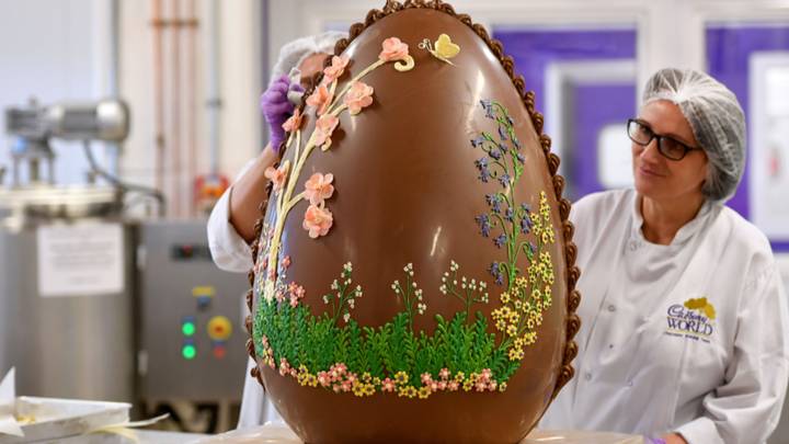 吉百利创造了一个巨大的第7复活节彩蛋，看起来令人难以置信