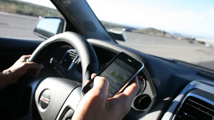 新速度相机可以使用手机，吸烟或进食点发现司机
