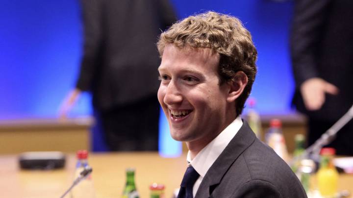 Mark Zuckerberg的净资产需要30亿美元在Facebook变更后击中