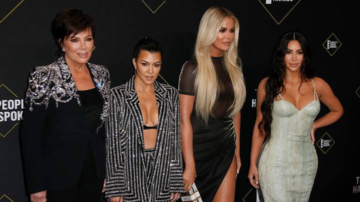 金·卡戴珊（Kim Kardashian）宣布与卡戴珊（Kardashians）保持联系