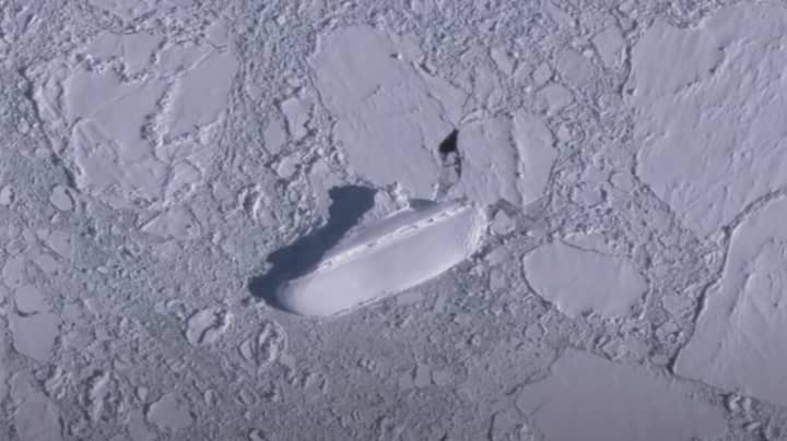 Google Earth用户在南极洲发现了400英尺的“冰船”“width=