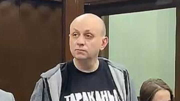 俄罗斯记者在发布有关亚历克斯·纳瓦尔尼抗议的笑话后入狱“width=