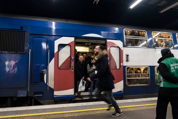 婴儿在法国火车上出生后25岁免费旅行