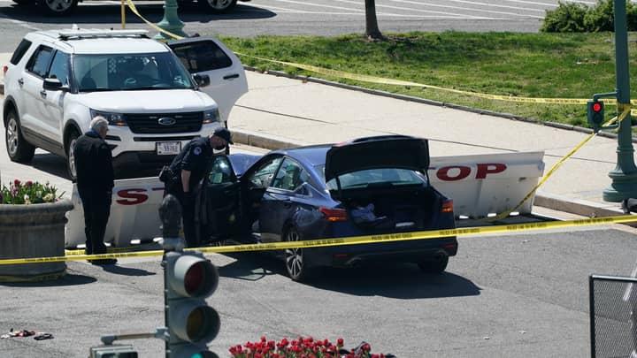 警察在美国国会大厦汽车公羊街道后死亡