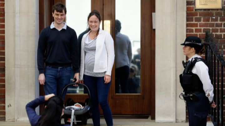 皇家宝贝：夫妇在凯特·米德尔顿医院（Kate Middleton Hospital）生了婴儿后，将世界媒体上映