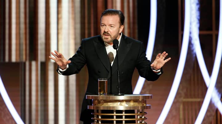 里奇·格维瓦（Ricky Gervais）搞笑地回应民意调查，说他应该接待艾美奖