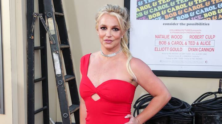 布兰妮·斯皮尔斯（Britney Spears）说，只要爸爸控制自己的职业生涯，她就不会在舞台上再次表演