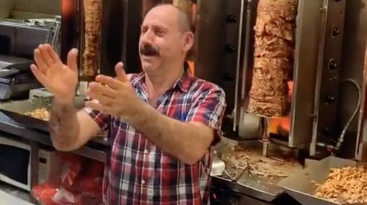 昆士兰州烤肉串商店在即兴狂欢开始后罚款近7,000美元