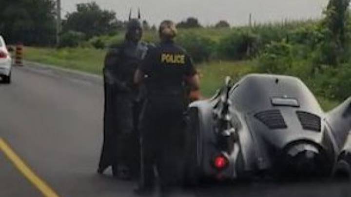 “蝙蝠侠”在加拿大被警察拦下