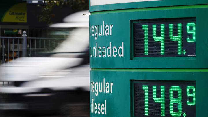 汽油价格在整个英国达到了创纪录的创纪录