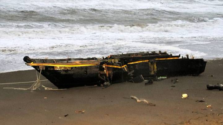 朝鲜幽灵船脱离日本的海岸