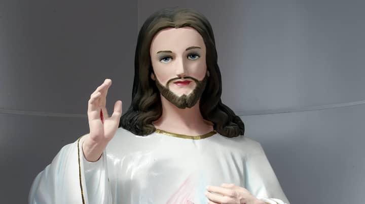耶稣基督的雕像在我们教会中发现