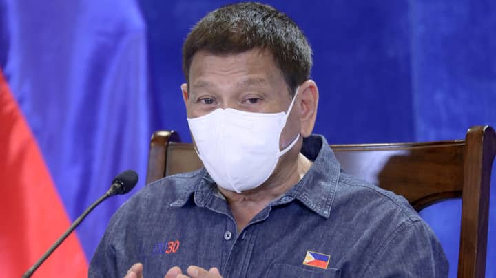 菲律宾总统威胁要监狱任何拒绝获得Covid-19-19的人
