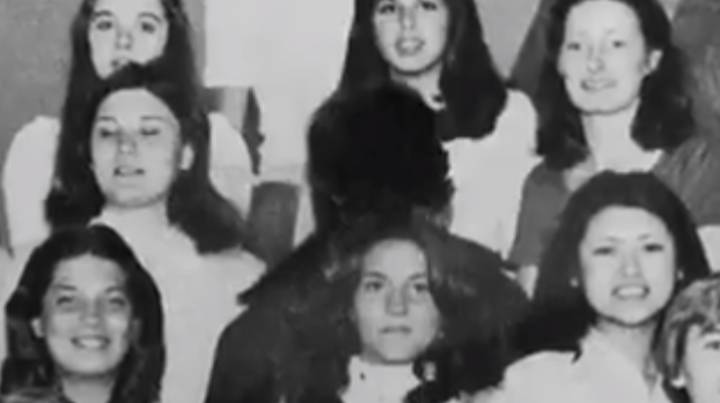 杰弗里·达默（Jeffrey Dahmer）的前同学在纪录片中分享了令人毛骨悚然的年鉴照片