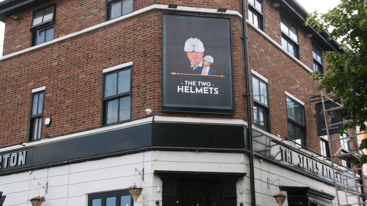 在政府最新的锁定提升延迟之后，酒吧更名为“两个头盔”