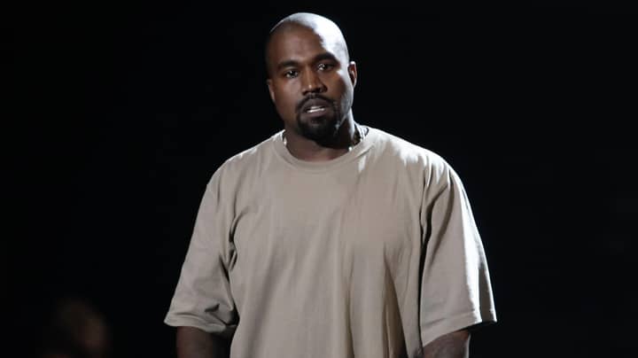 坎耶·韦斯特（Kanye West）在欧洲发现了奇异的口罩