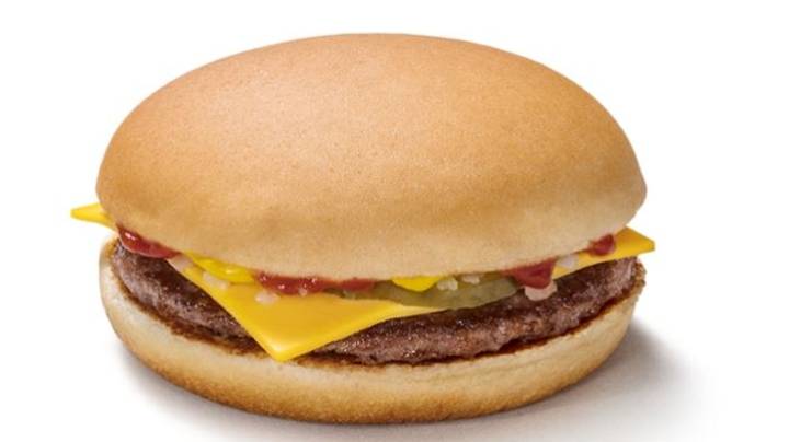 麦当劳本周将赠送免费的芝士汉堡“width=