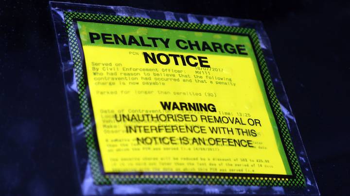 外国汽车在119张门票上获得8,000英镑的停车罚款