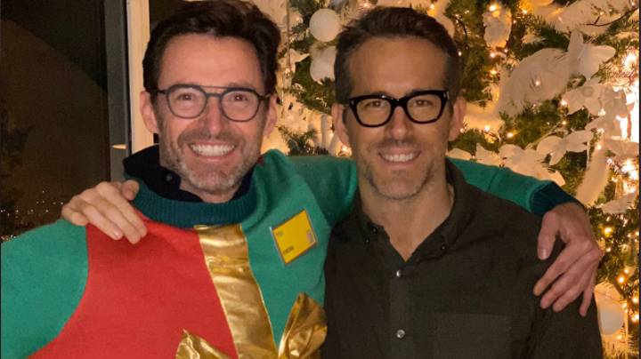 Ryan Reynolds回到Hugh Jackman，圣诞节跳投恶作剧