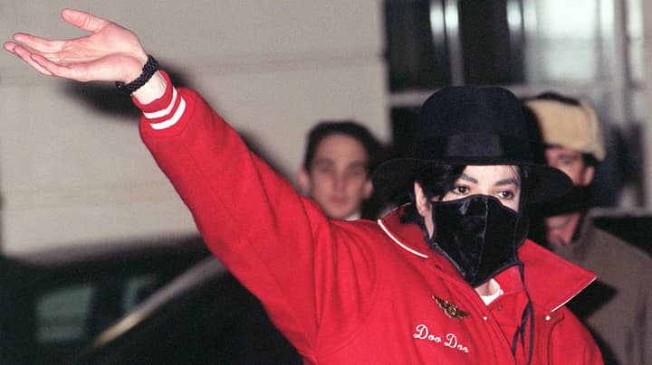 前妻说，迈克尔·杰克逊（Michael Jackson）戴着口罩，因为他“预测”冠状病毒