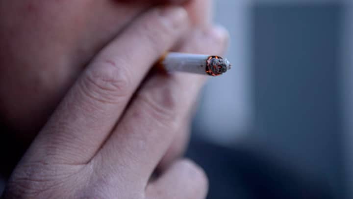 到2020年，英国的香烟可能每包15英镑