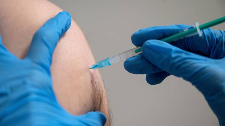 澳大利亚妇女在获得Covid-19疫苗后患有血块并死亡