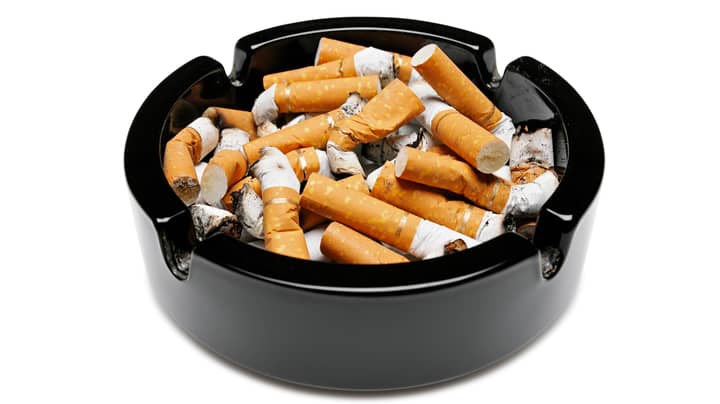“吸烟杀人”很快就会在英国的每只香烟上印刷